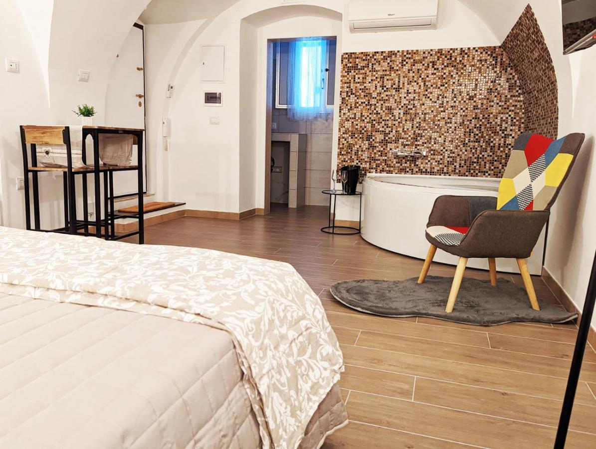 Ravi Romantic Jacuzzi Apartamento